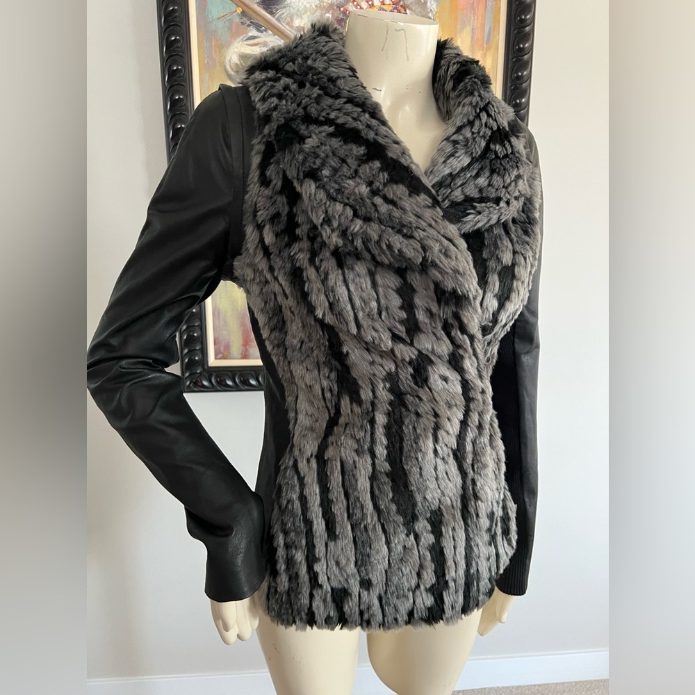 Danier 2-in-1 Genuine Leather Jacket / Faux Fur Vest — Size XXS - Picture 4 of 15